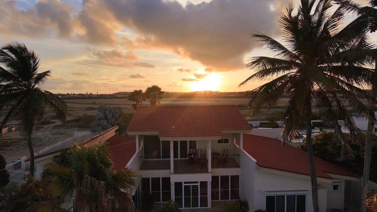UGCTrueTake's tweet image. What an absolute pleasure to fly in from Canada to Aruba to create #UGC content for a short term rental property.  7 day stay in exchange for 3 UGC ads (2 hooks each) plus a 5-7 minute property tour video.  #Aruba is incredible and now, I won't be able to vacation anywhere else!