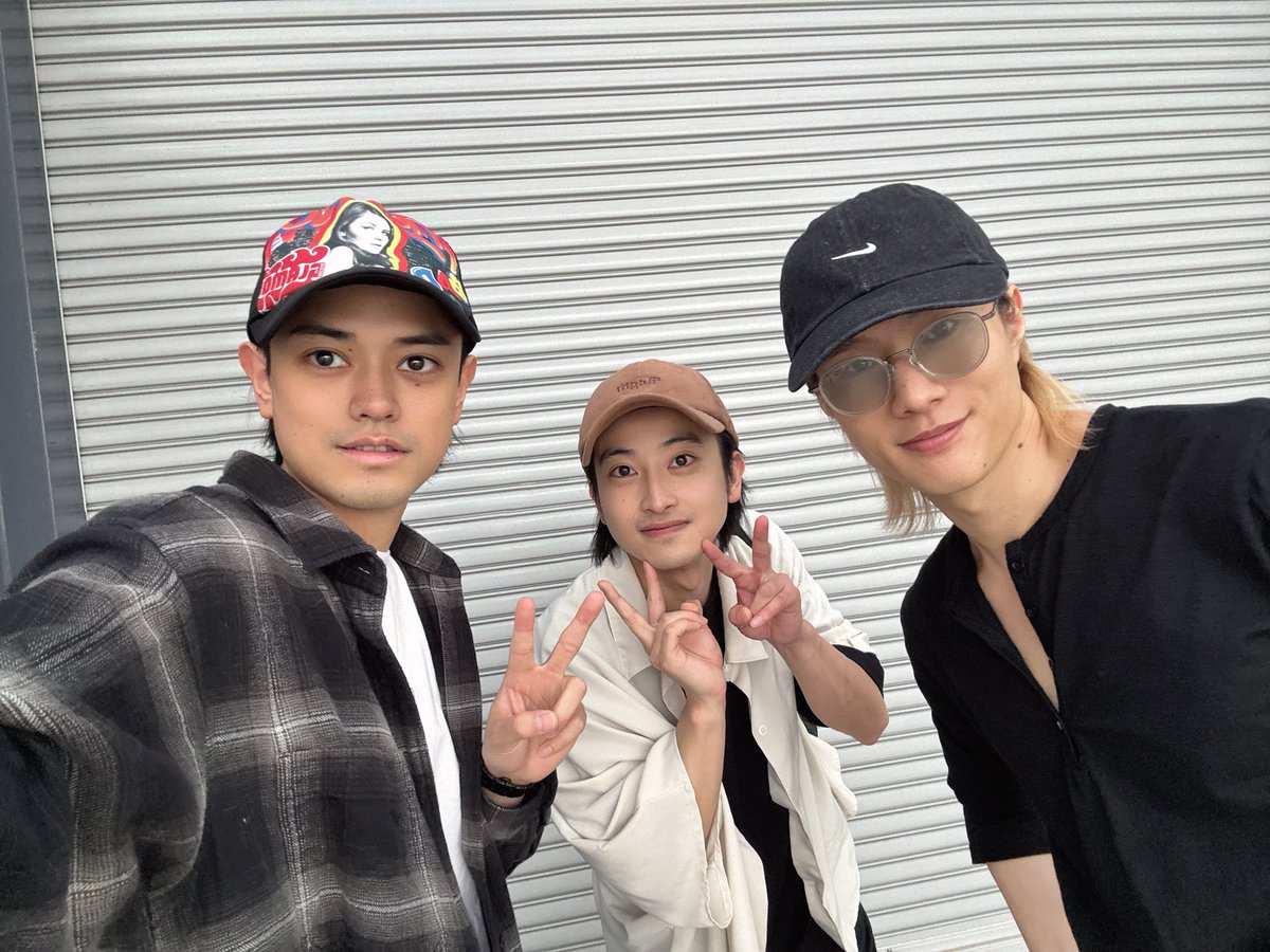 maeryu0527's tweet photo. #舞台鬼滅の刃
稽古終わりました！

今回は柱稽古編でもあるので稽古の稽古が終わりました！
柱稽古の稽古に必要な自主稽古もしたりして体が痛えですが楽しいです！

引き続き稽古を頑張ります！！ https://t.co/ONZFHMT0nu