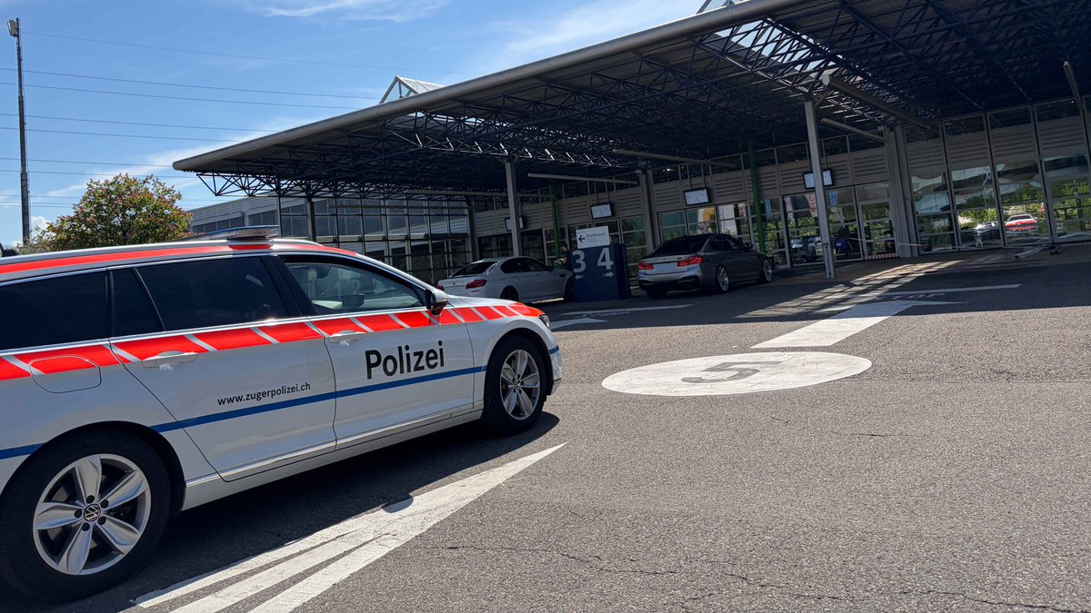 Zuger Polizei tweet media
