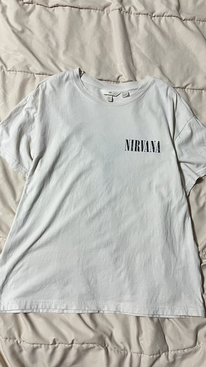 qpyary's tweet image. เสื้อวงnirvana h&amp;amp;m สีครีมอกได้ถึง44 ยาว26-27 สภาพดีสวยมากผ้าใส่สบาย 70บาท #เสื้อวง #เสื้อวงnirvana #Nirvana  #ส่งต่อstylist #ส่งต่อเสื้อผ้ามือ2 #ส่งต่อเสื้อผ้า #เสื้อผ้าy2k #ส่งต่อfeelfree #ส่งต่อcintage #ส่งต่อbeming #โล้ะตู้ #โล้ะตู้เสื้อผ้า