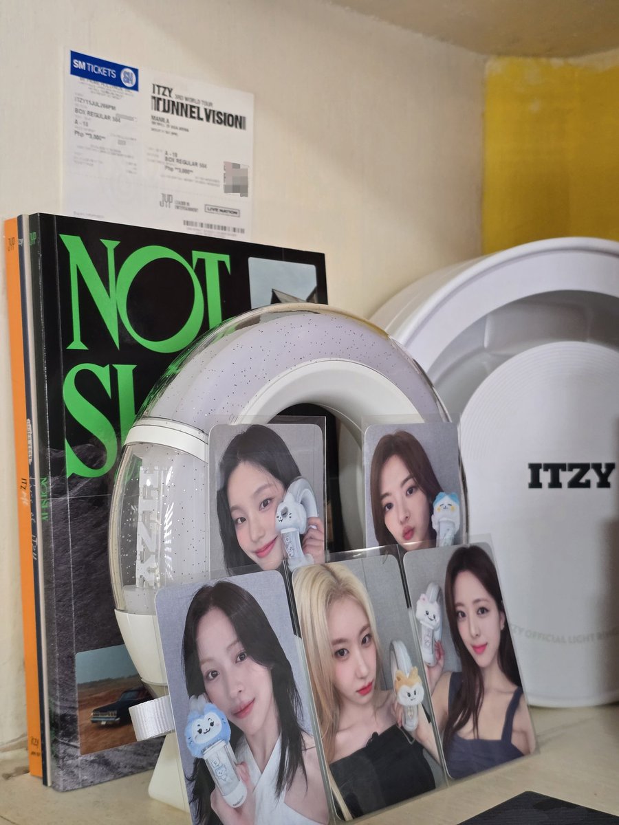 dalgonalia's tweet photo. Finally got the Light Ring!! 🙌 https://t.co/J5PggLkLxf