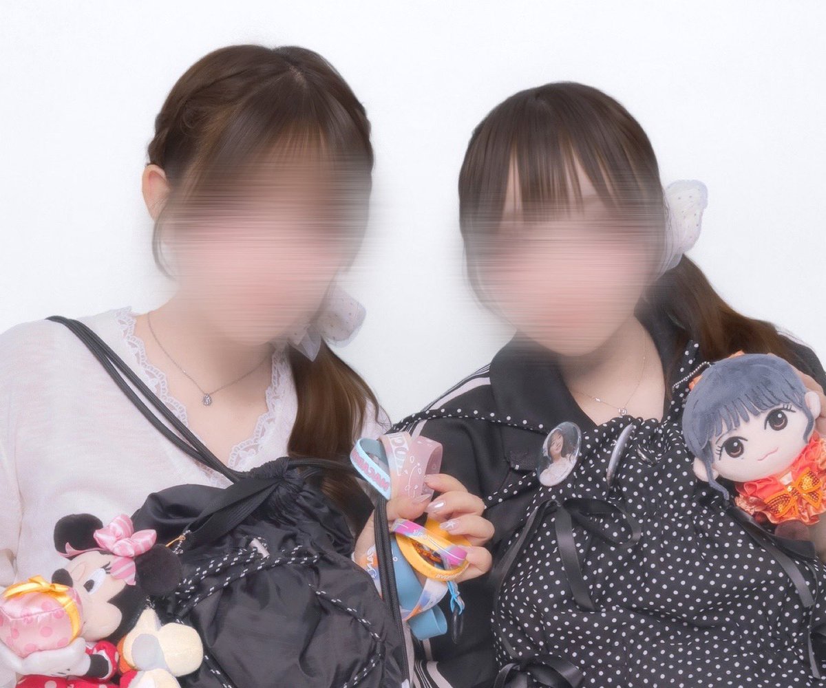なち tweet media