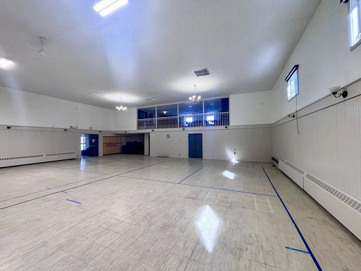 capei's tweet photo. This week’s Jobsite Highlight is on Kelly’s Drywall &amp; Interior Painting and their work on the New London Community Complex, featuring upgraded interior finishes. Proudly serving homeowners and contractors across the island with dependable results!

🔗 https://t.co/jPXUetCXdf https://t.co/d9CkdqBE9j