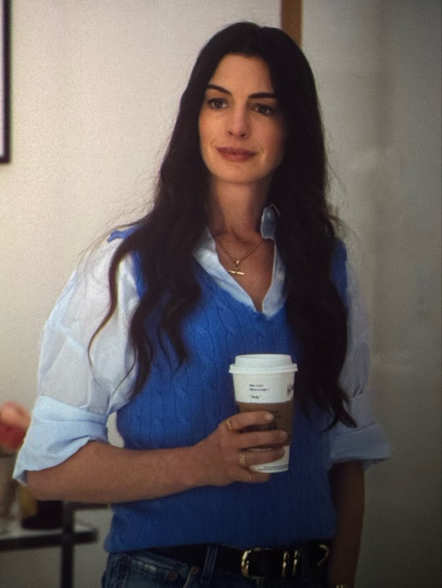 Il maglioncino color ceruleo è uno dei dettagli che ho amato di più in questo sequel🤍

#ildiavolovesteprada2