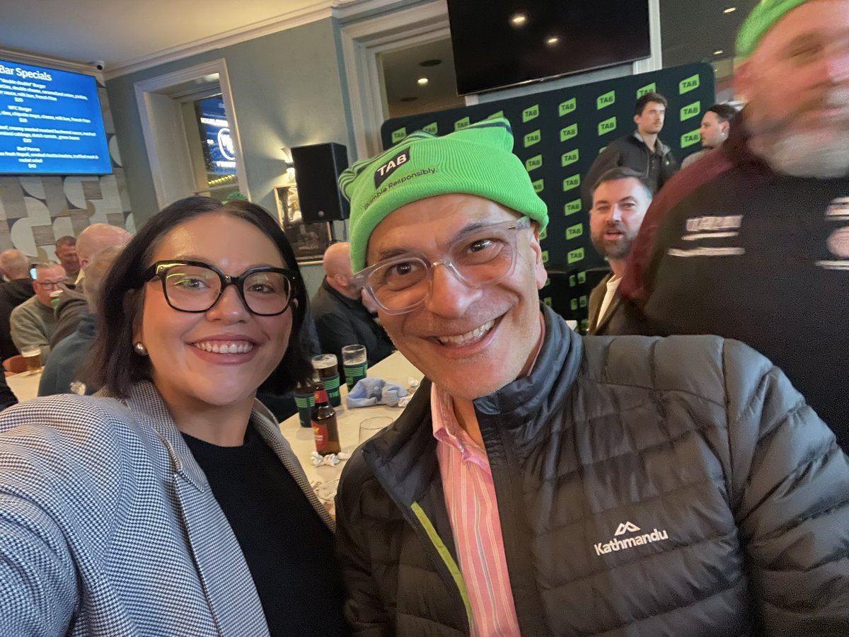 1000giggles's tweet photo. @tabcomau 💚🐎 night at #WhalersHotel #TheBool #MayCarnivaleEve with ST⭐️R @marcohlmus & ST⭐️R @racingblogger in the house #Unboolievable 🤩🐎🫶🥳 https://t.co/N1z3d7mkEY