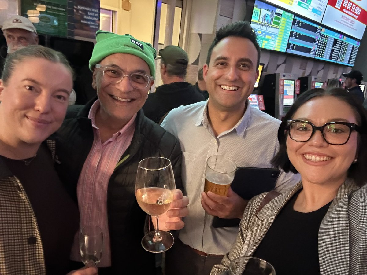 1000giggles's tweet photo. @tabcomau 💚🐎 night at #WhalersHotel #TheBool #MayCarnivaleEve with ST⭐️R @marcohlmus & ST⭐️R @racingblogger in the house #Unboolievable 🤩🐎🫶🥳 https://t.co/N1z3d7mkEY