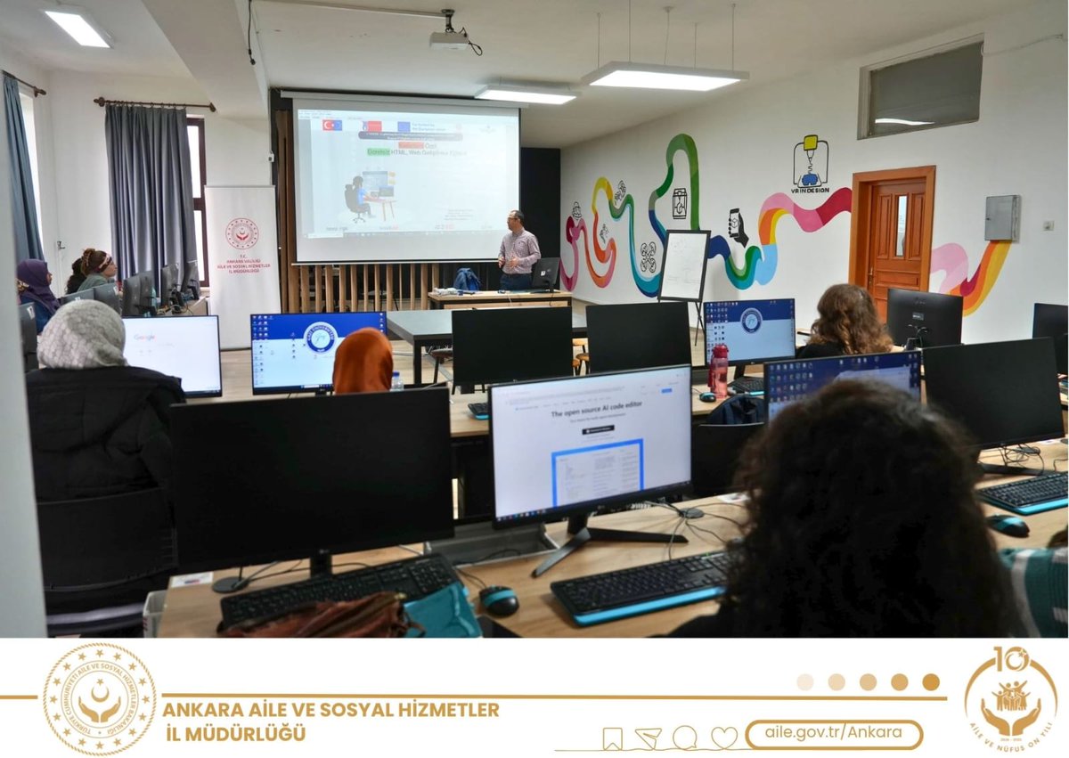 Ankaraashm's tweet photo. AB Dış İlişkiler ve Proje Hizmetleri Birimi, Gazi Üniversitesi Sürekli Eğitim Merkezi ve Novarge paydaşlığında Erasmus+ kapsamında UNWIND #projesi ile kadınların dijital dünyada becerilerini geliştirerek iş fırsatlarına erişimlerini desteklemeye yönelik eğitim başladı!👩🏻‍💻🖱 https://t.co/lMa2yQHt4v