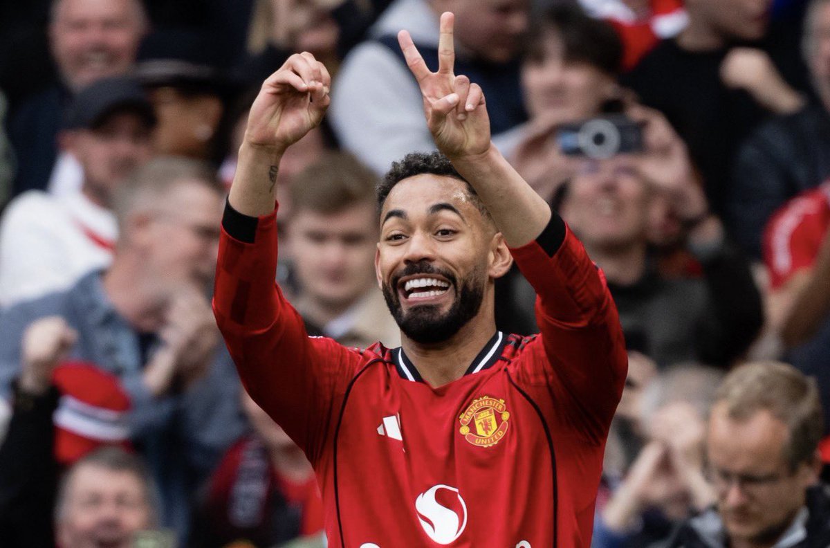 BreakingEdgeX's tweet photo. @FabrizioRomano 🚨 Matheus Cunha: “Not only the Champions League spot… we need to fight for titles.  

This is the first step — next season we’ll be MUCH stronger.”  
No more settling. The hunger is back at Old Trafford. 🇧🇷🔴  

#MUFC #Cunha https://t.co/tBnmNNOUwv