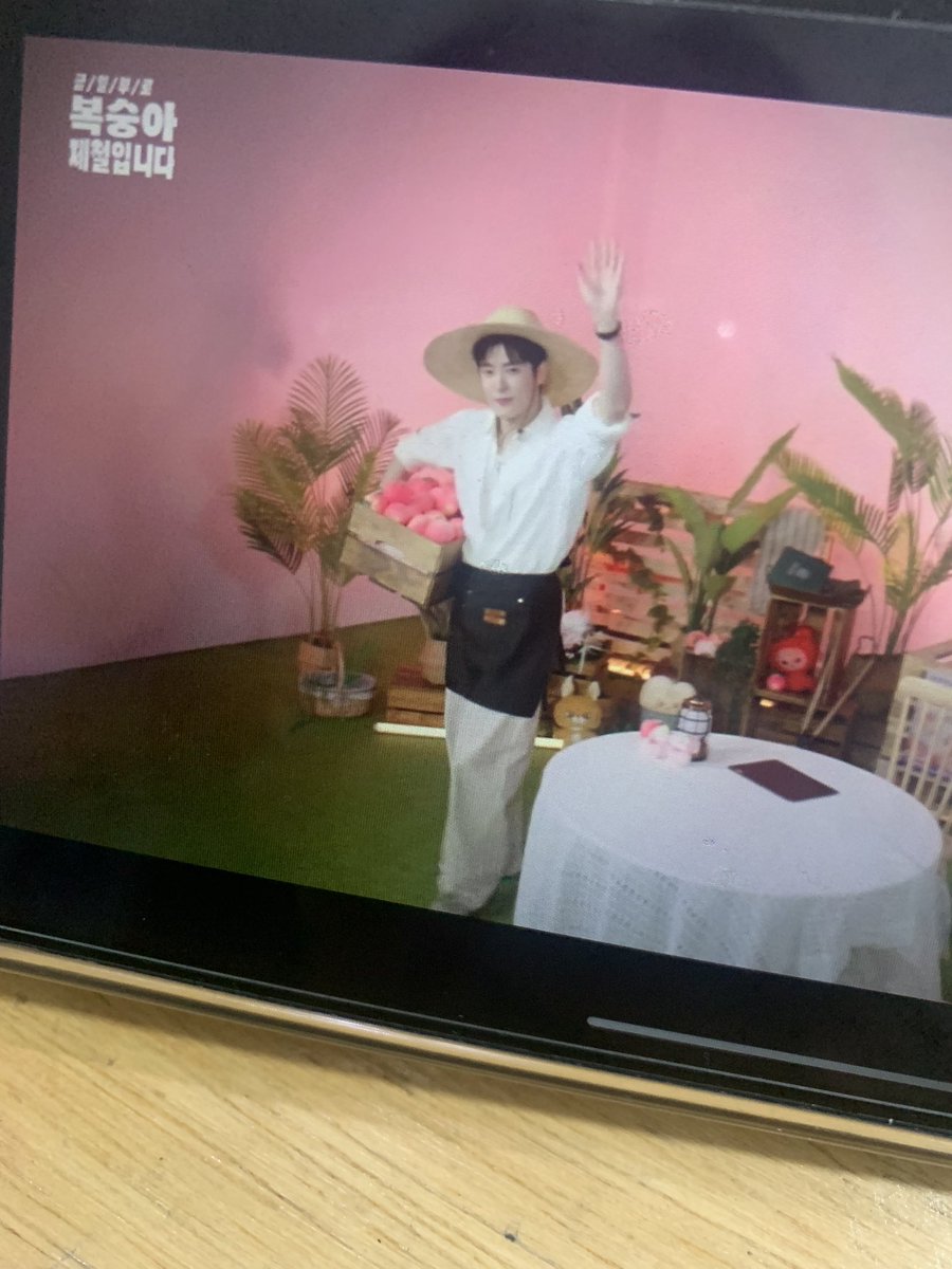 key✨#vals tweet media