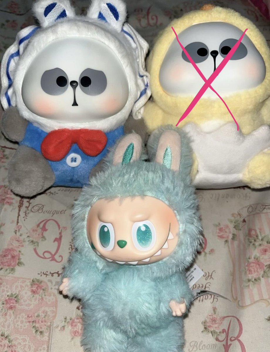 pinkenouu's tweet image. wts 
labubu v3 ori pm 140k lengkap with box
mr pa candy 90k lengkap with box
take all 220k

#wts #labubu #keychain #popmart #zonauang