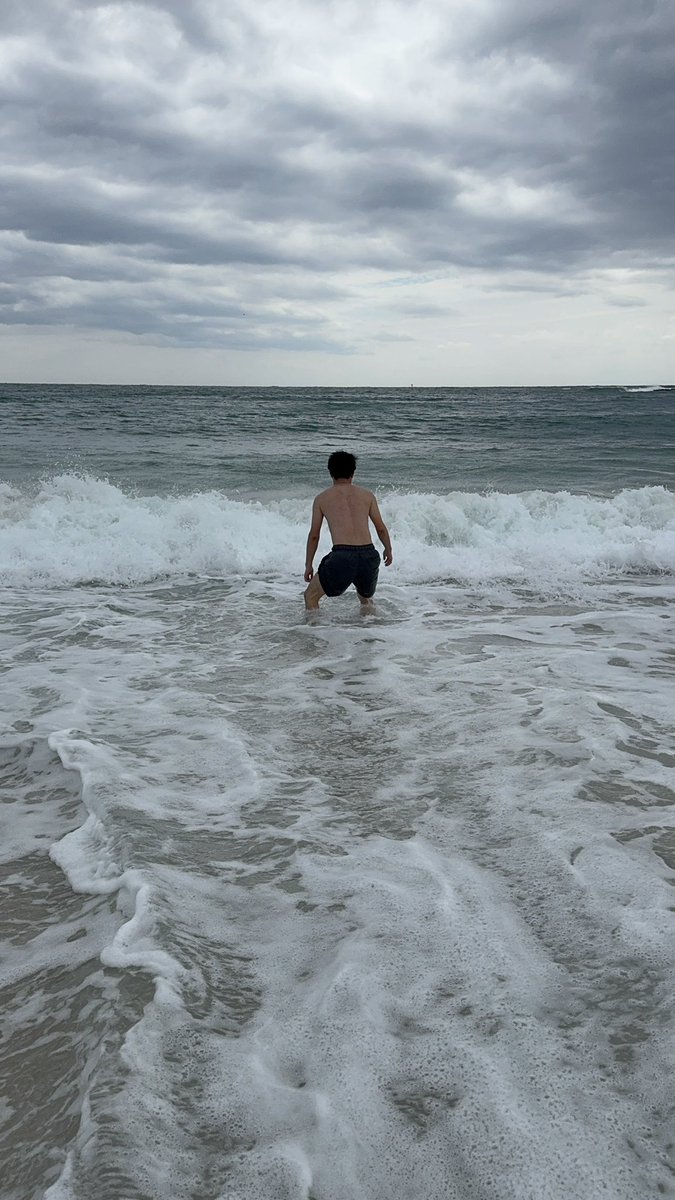 B14dg's tweet photo. @mini_taso3232 海水浴…？？？ https://t.co/MNXclk18OM
