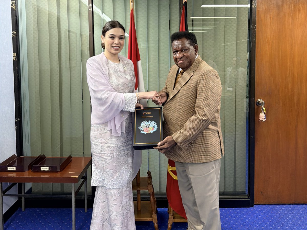 CPOPC_NET's tweet photo. CPOPC held a courtesy meeting with H.E. Simon Namis, Ambassador of Papua New Guinea to the Republic of Indonesia, reaffirming its commitment to strengthen cooperation, amplify the voice of producing countries, and support sustainable palm oil development🇵🇬🤝 https://t.co/CkyrDMd30u