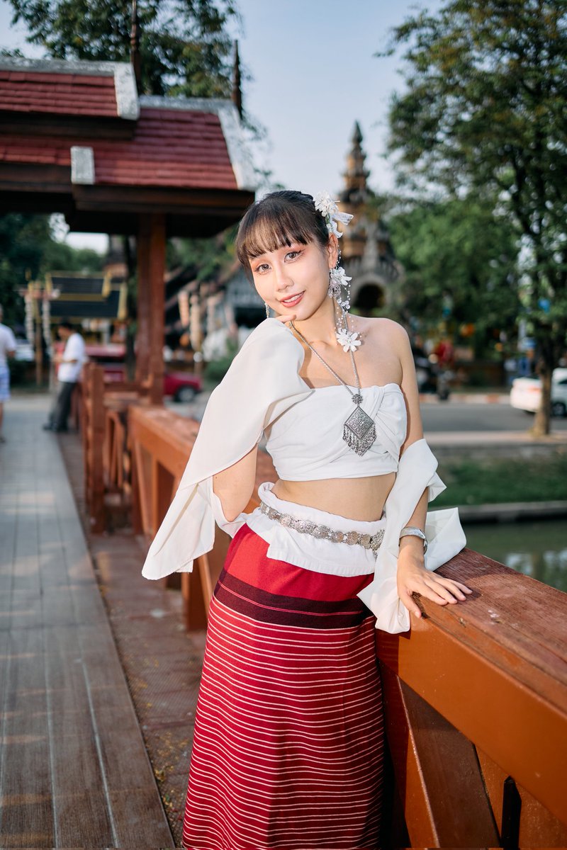 Carrottogg's tweet photo. Lanna traditional dress of Northern Thailand 💗💗💗 https://t.co/LOzjSN0uHq