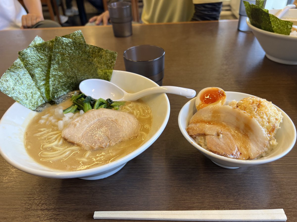 ユウイ tweet media