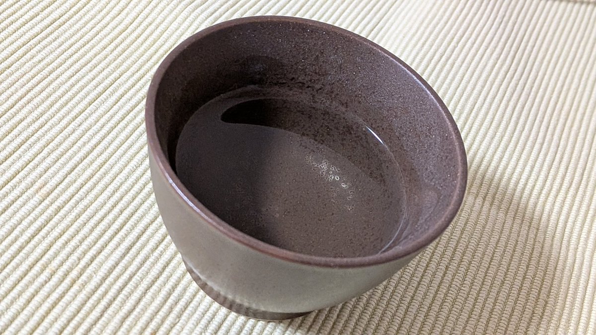 備品倉庫前の消火器になりたい tweet media