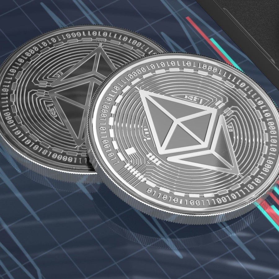 CoinMarketCap's tweet image. JUST IN: ⚡ BitMine bought 101,745 ETH in the past week, bringing its total holdings to 5.18 million coins — 4.29% of all Ethereum in circulation.
