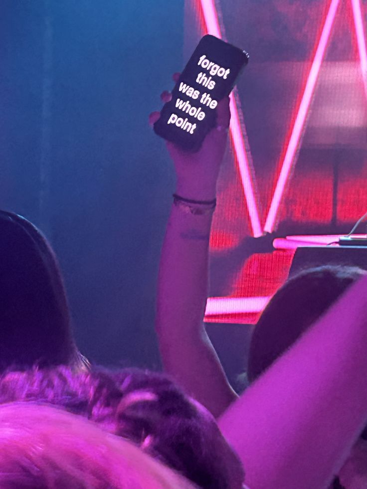 diana vai ver o skz babymetal e enha! tweet media