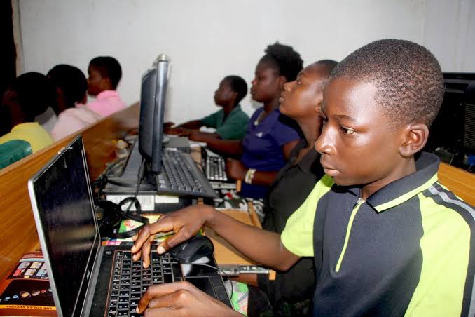 ReFoudn's tweet photo. Digital literacy &amp; inclusion helps develop essential skills such as critical thinking, problem-solving, and effective communication. It enables students to research information, collaborate online, and adapt to digital tools, preparing them for academic success and future careers https://t.co/p2xKtXFTiN