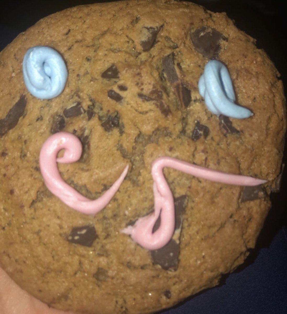 ohkaitlynn's tweet photo. smile cookie timee 😀 https://t.co/AKCoOCeaH4