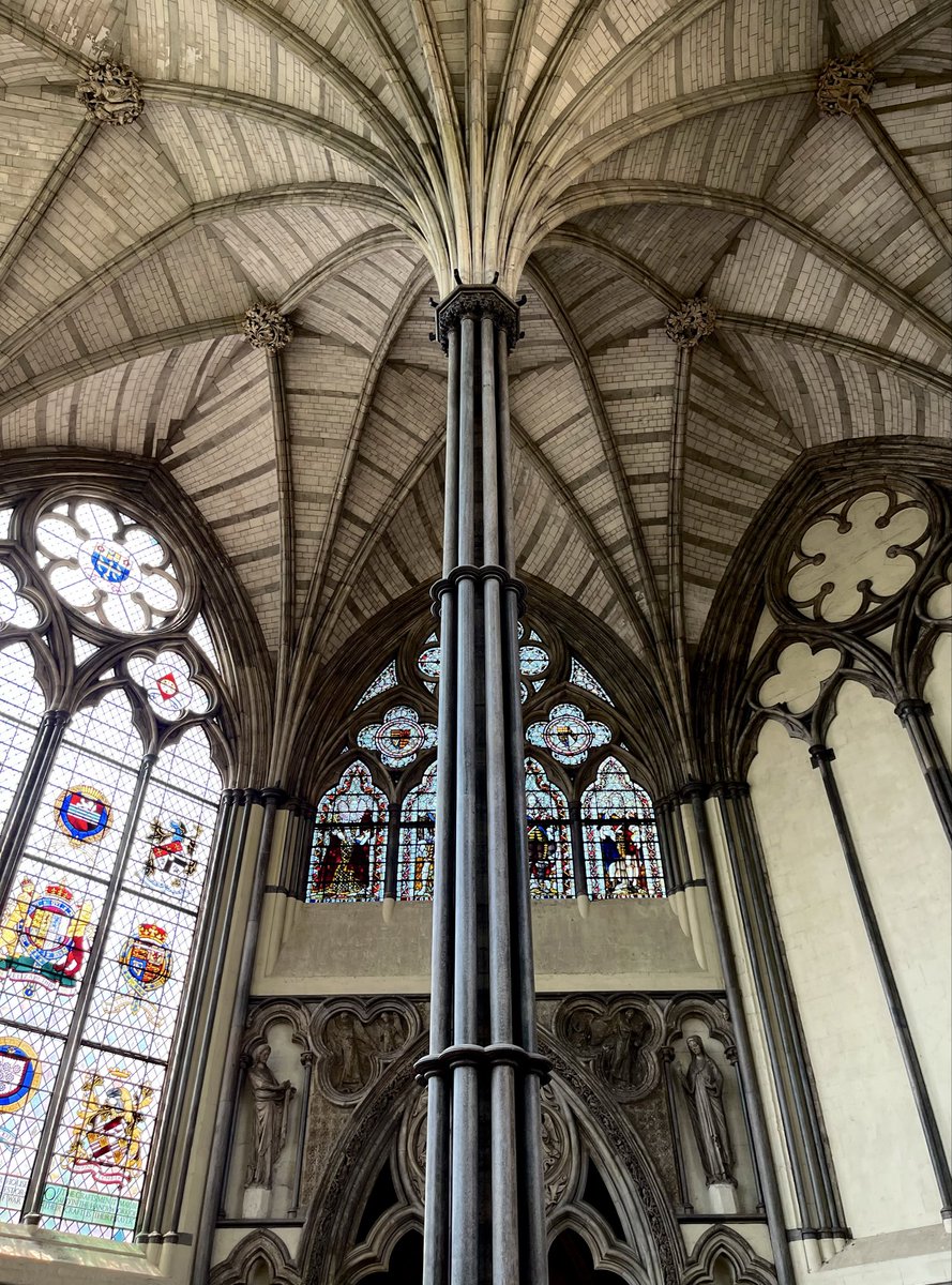 spedding_h53178's tweet image. The glorious and serene Chapter House, Westminster Abbey 

#London @StormHour @wabbey