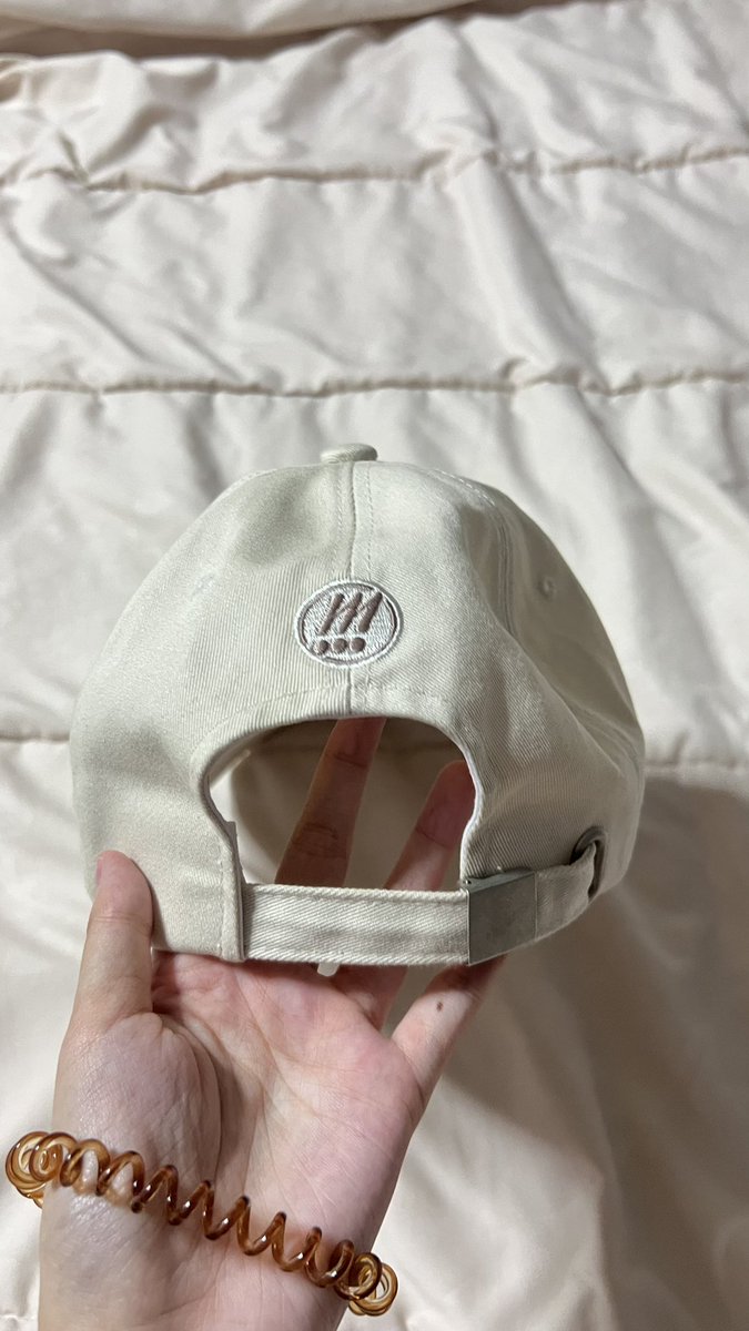 qpyary's tweet photo. ส่งต่อหมวก MARKM มือ1ไม่เคยใส่ 230รวมส่ง พต.dm ได้เลยค่า #ส่งต่อstylist #ส่งต่อเสื้อผ้ามือ2 #ส่งต่อเสื้อผ้า #เสื้อผ้าy2k #เสื้อผ้ามือ2 #เสื้อผ้ามืองสองสภาพดี  #ส่งต่อadidas #ส่งต่อหมวก #หมวกมือสอง #markmth #หมวกpolo #ส่งต่อหมวกpolo #ส่งต่อหมวกnewera #ส่งต่อหมวกemis https://t.co/F3PkS6P44o