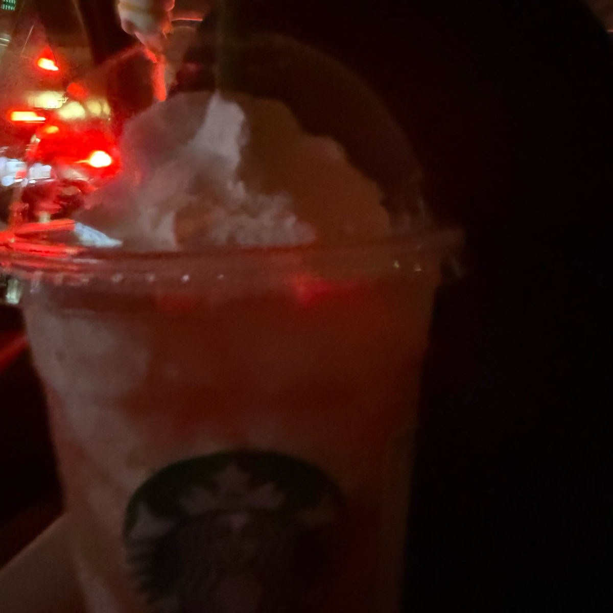 今日2個もフラペチーノのんだ
画質あらい😛
おやすみ世界😪