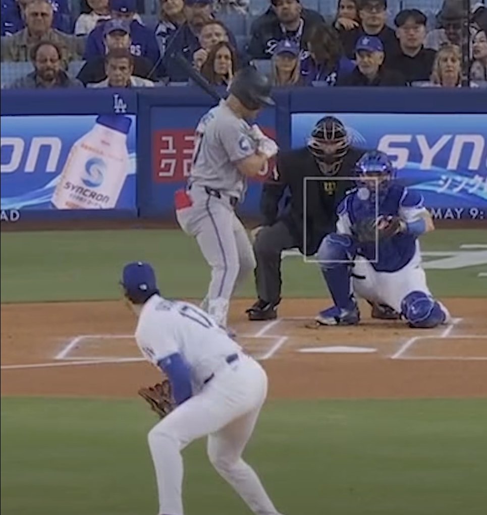 human_ver2's tweet image. MLBの審判ってプライドがないのかな
ボール判定したものをコースギリギリならしょうがない
だが、思い切りストライクゾーン入っているものをボール判定して覆されて
お前はいったいどんな判定をしてるんだよ

お前らは判定に対するプライドはないのか？！

#MLB