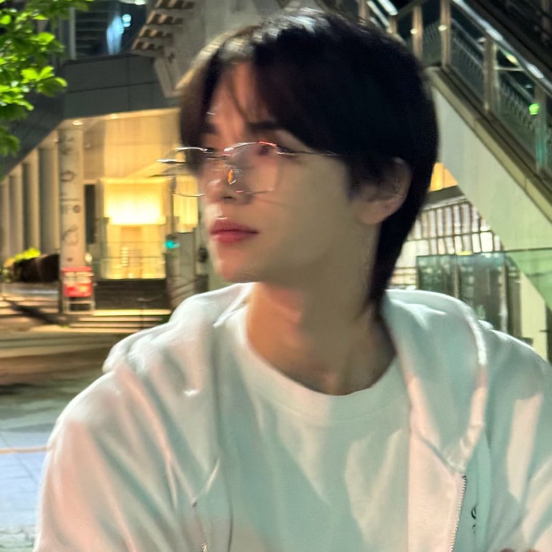 여름 tweet media