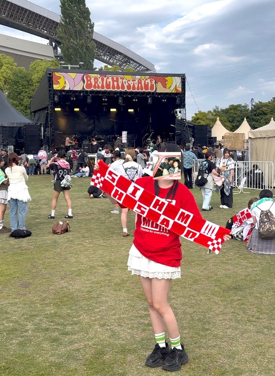 _3xq0's tweet photo. 2026.4.3  /  ビバラロック

初フェスとてつもなく楽しかったт т
マカえんで始まってSHISHAMOで終わるのはほーんとに神ってた。
ピポワンもうずっと飛んでた楽しかった😭
全バンド1回ずつライブ行くのは確定。
ただまあ暑かったし最後は風やばかった。うん。
 #ビバラロック  #ビバラ https://t.co/gwvBKAJ7qw