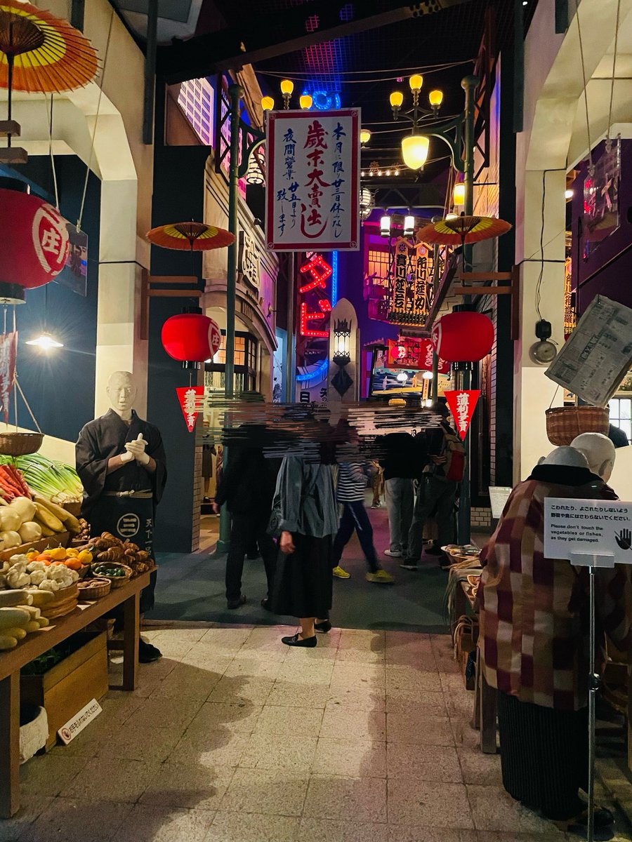 luvkui's tweet photo. 大阪歴史博物館に1970年の万博の資料があった。もっと資料残ってそうだと思うんだけど展示少なかったなあ https://t.co/elHVULaq6g