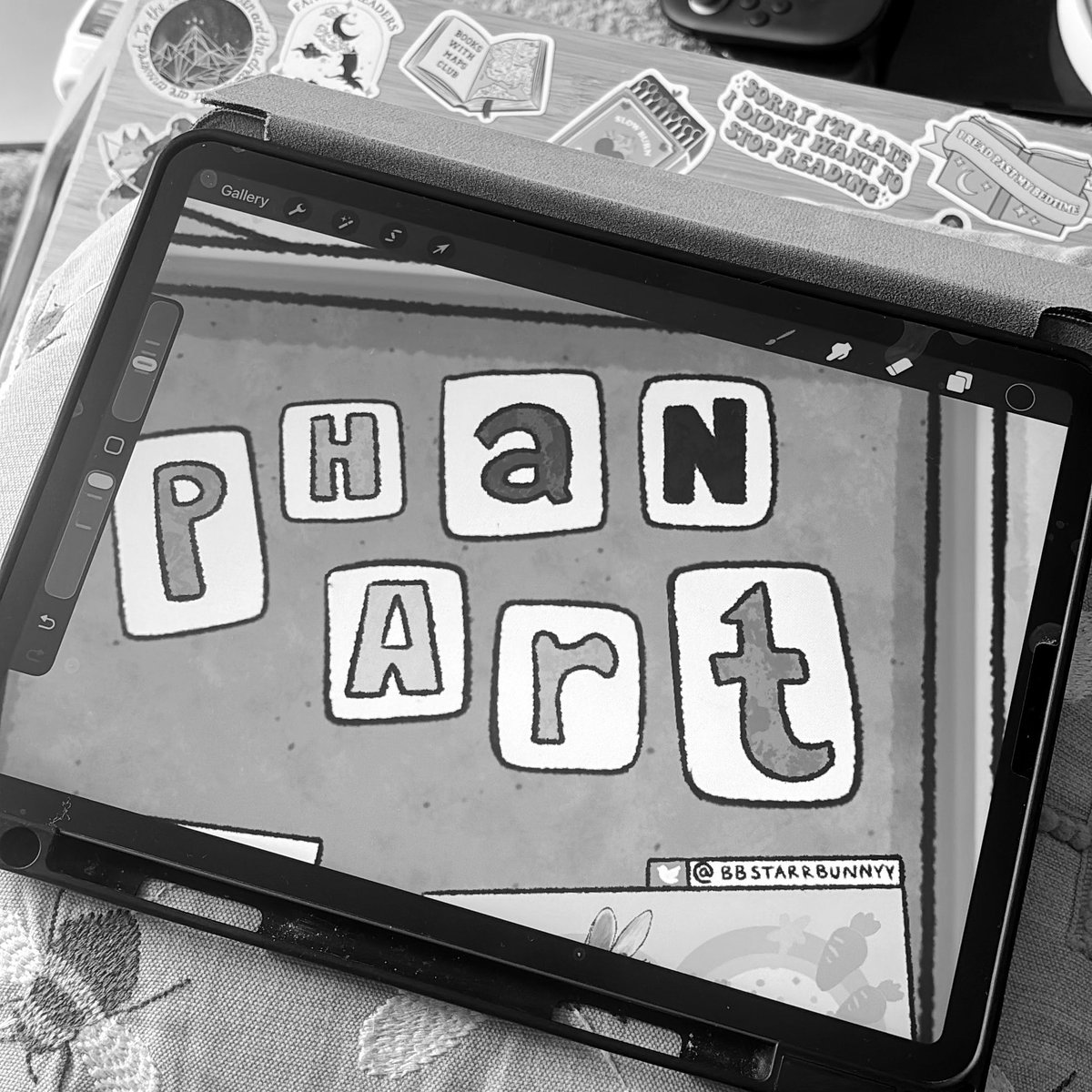 lornadraws's tweet image. first #phanart section on this weeks cork board because i loveeee phanartists sm😭💛