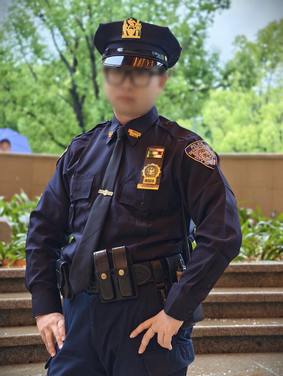 HansSandman's tweet photo. NYPD https://t.co/pSXQlQzCW0