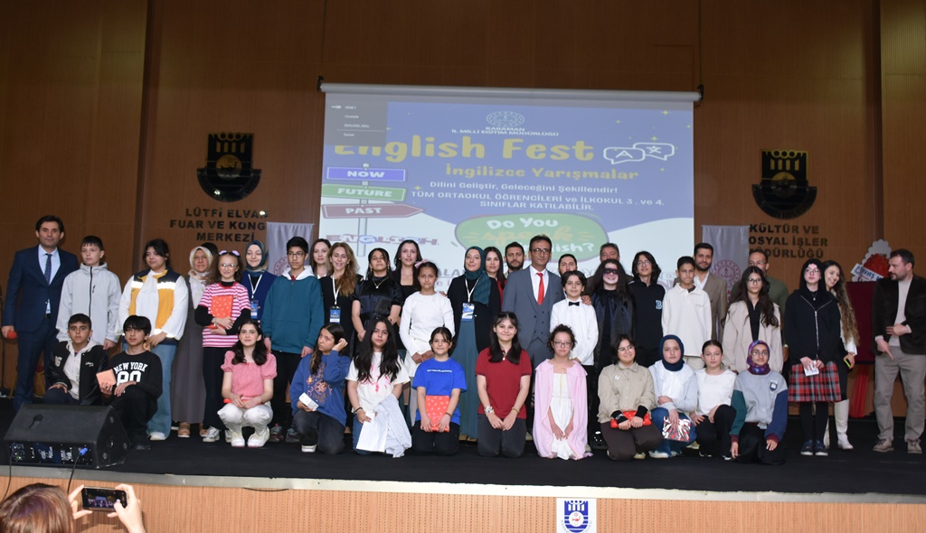 memkaraman's tweet photo. Öğrenciler İngilizceyi Sahneye Taşıdı: Karaman'da English Fest Finali

Karaman'da yabancı dil eğitimine dikkat çekmek ve öğrencilerin İngilizceyi aktif kullanma becerilerini geliştirmek amacıyla geçen yıl ilk kez düzenlenen "English Fest"in ikinci final programı, Lütfi Elvan Kongre Merkezi'nde gerçekleştirildi. İl Millî Eğitim Müdürlüğü Strateji Geliştirme Şubesi Ar-Ge Birimi koordinesinde ve İngilizce öğretmenlerinin katkılarıyla hayata geçirilen organizasyonda; bilgi, okuma, müzik ve tiyatro alanlarını kapsayan dört farklı yarışma ile öğrenciler hem öğrenme süreçlerini pekiştirdi hem de yeteneklerini sergileme fırsatı buldu.

Haber 👉https://t.co/UwZXjgFmv4

@tcmeb @Yusuf__Tekin @mebtegm @ebubekirsavasci @KaramanValiligi @KaramanArge