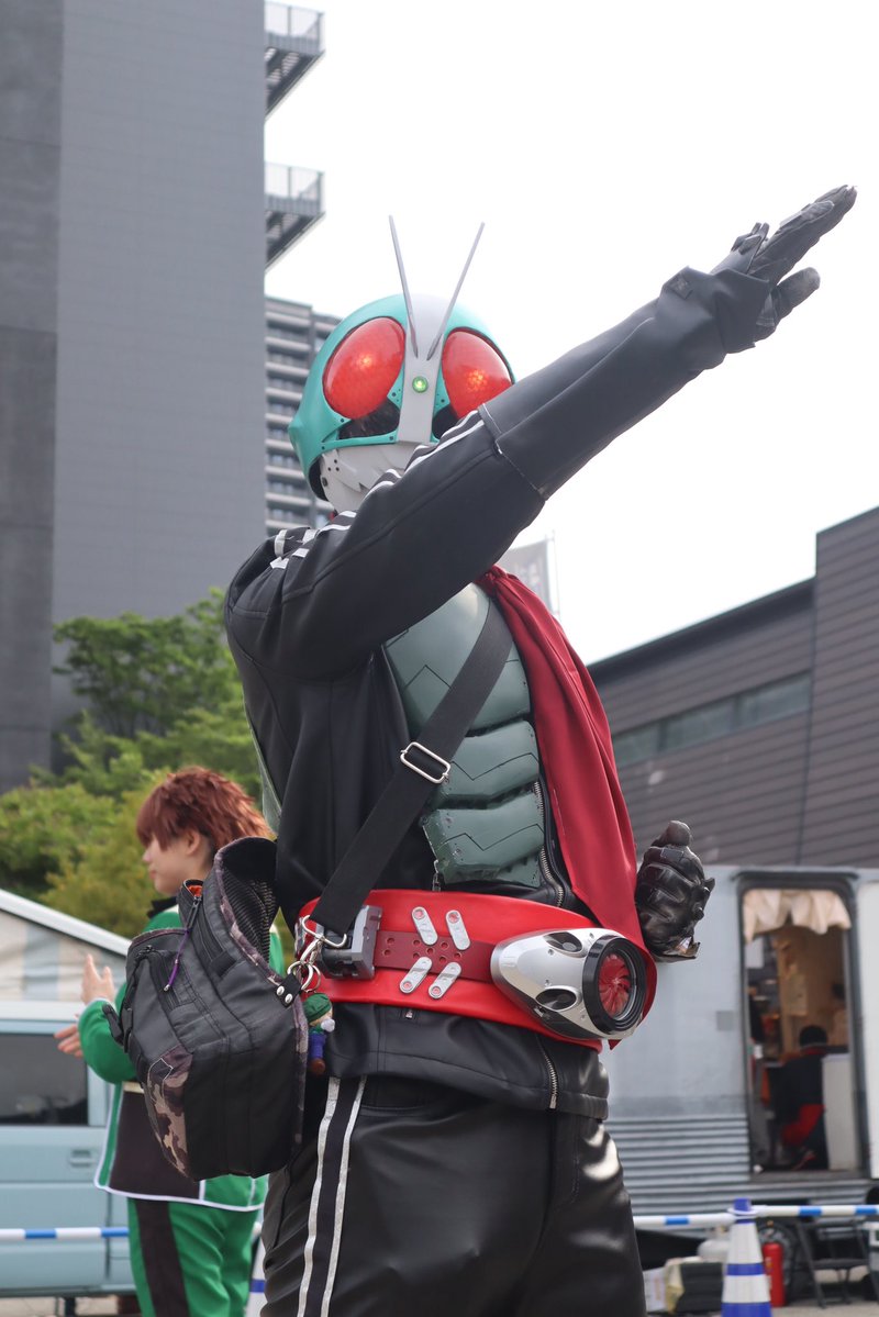 シン初コスライダー tweet media