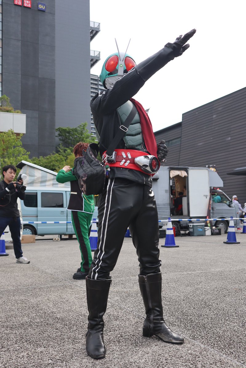 シン初コスライダー tweet media