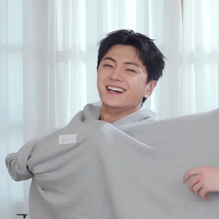 𝖬𝖴𝖭𝖨 ✿ tweet media