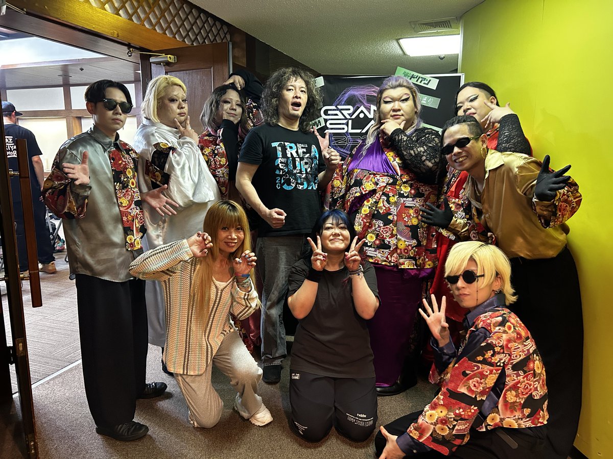 デラックス×デラックス tweet media