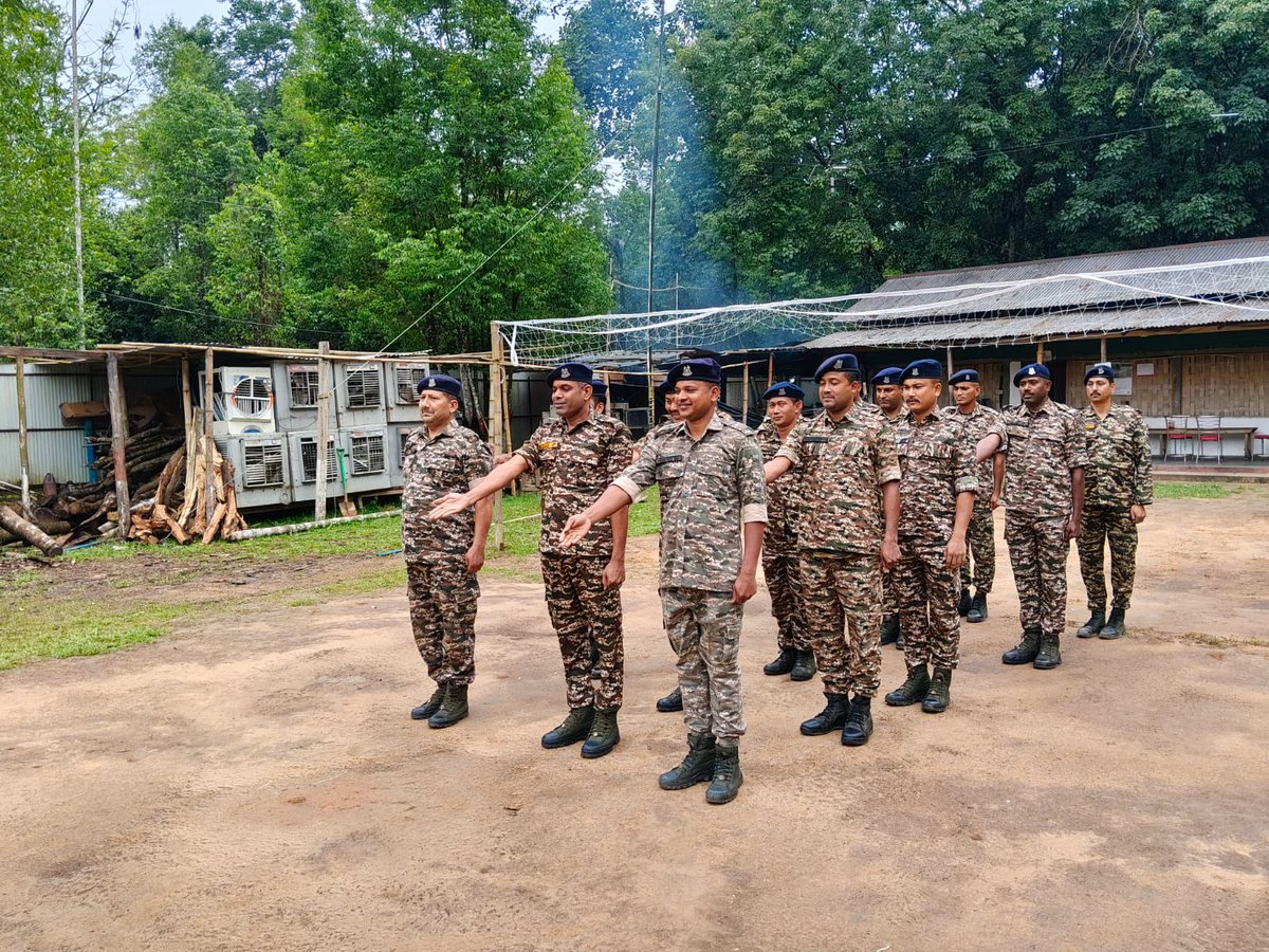48bnCrpf's tweet photo. Troops undergoing drill training to improve uniformity and command response.
Precision in every step.
#CRPF #Training #Uniformity https://t.co/VA7vacuh9q