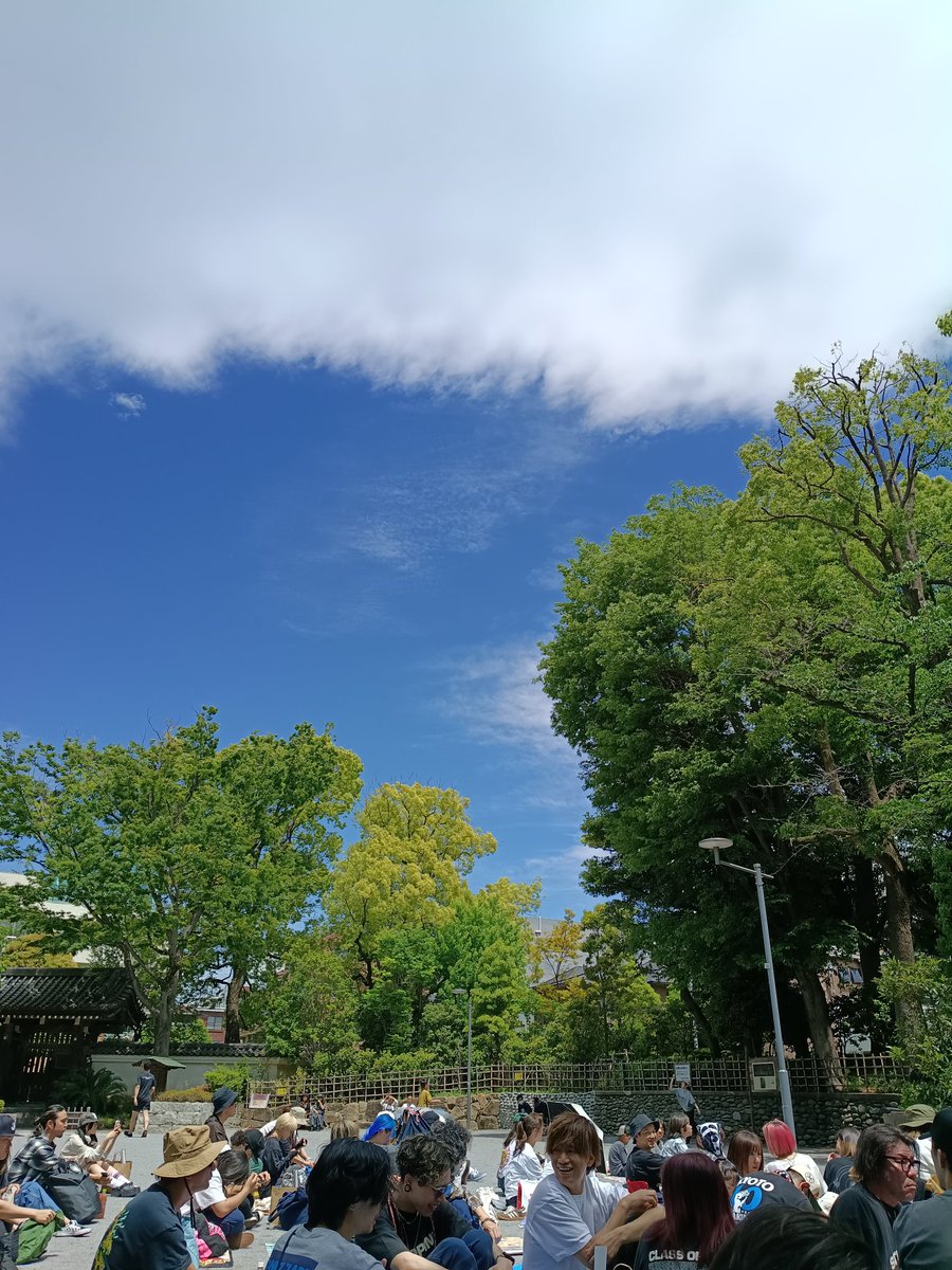 Infinitymusic19's tweet photo. #戸越の日 JESSEがいなかったけど、ピースフルな空間。
イベントも音楽もつながって、また来年、JESSEが戻る場所ができた。
#ケツバット https://t.co/tFJRq7R2j3