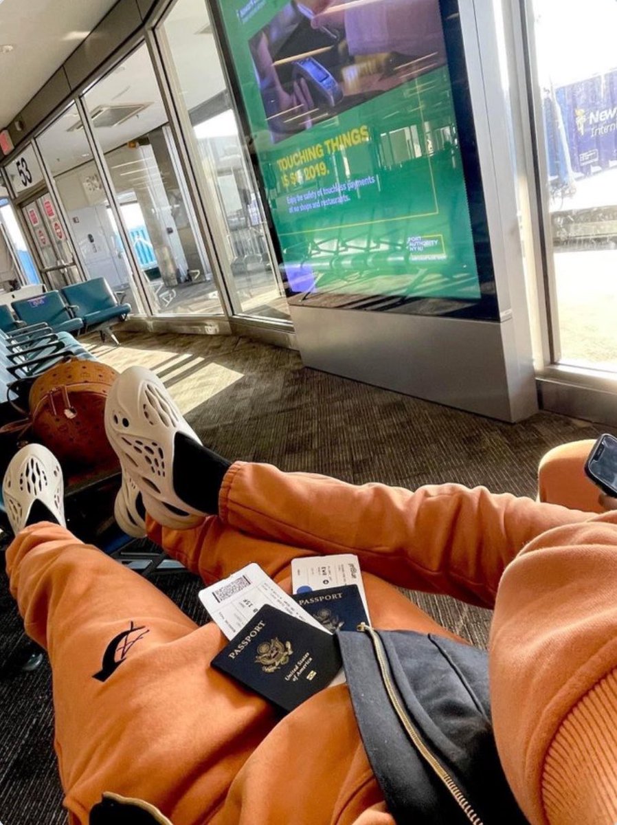 🏖️ tweet media