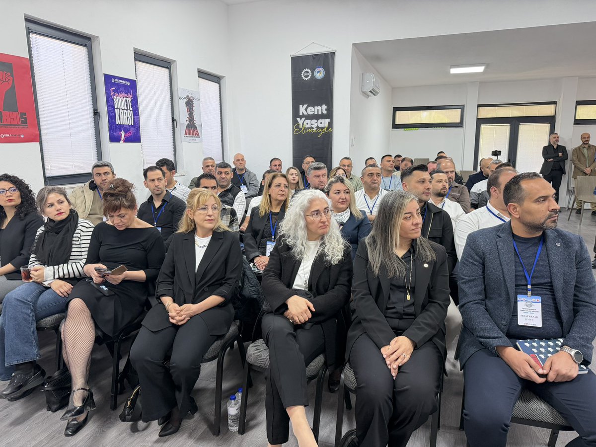 DiSK_Genel_is's tweet photo. Ören de gerçekleşen İşyeri Sendika Temsilcileri Eğitimimize İstanbul 2 Nolu, İzmir 8 ve 9 Nolu ve Çanakkale Şubelerimiz katıldı. 
Eğitimimizin 1. Günü öğleden sonra gerçekleşen sunumlarla devam etti. 
Hukuk, bordro okuma ve TİS konuları anlatıldı. https://t.co/obTZOiU32M