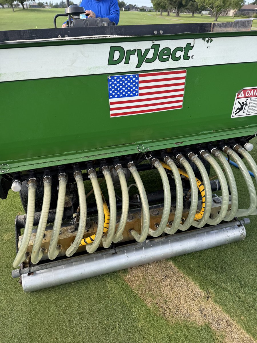 lovingturf's tweet image. It’s always a good day when these guys show up. Not sure these greens will know how to respond though with this special treatment lol  thanks again @Chase_DryJect @FESbarro @DryJect #makingmoves #turflife #poundsand #changes #roadtoamazing