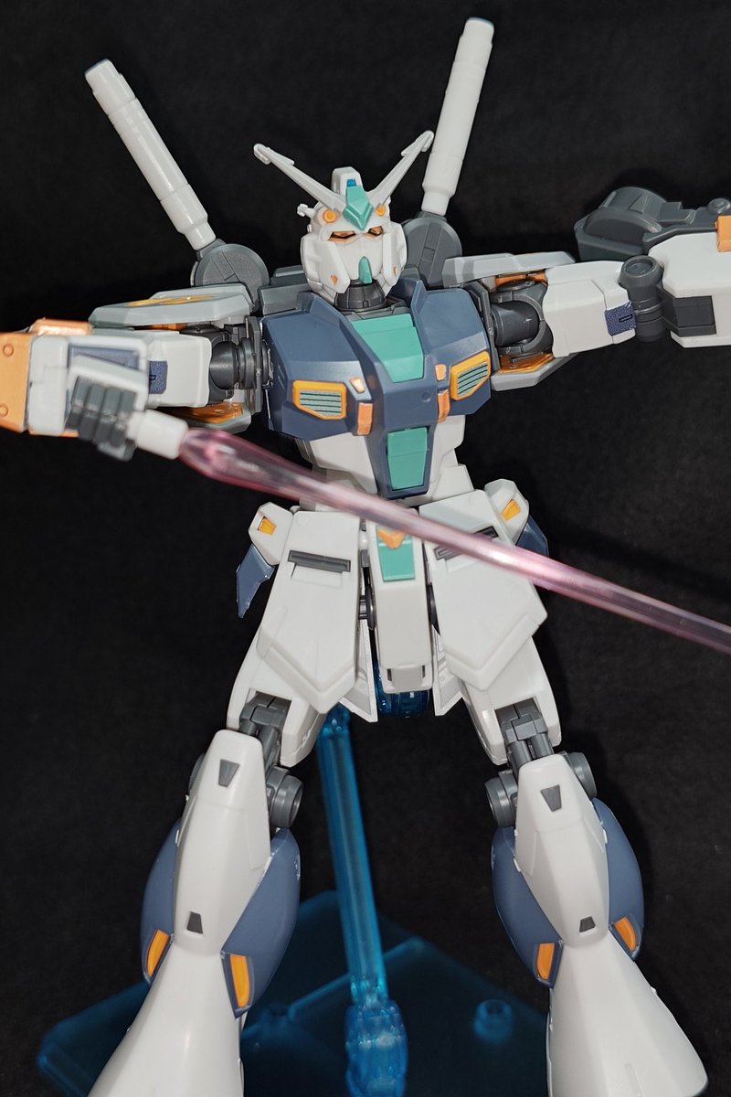 volemito_lab's tweet photo. 量産型νガンダムを素組
フィンの部分は未完
このキットも脚が長い
ノーマルのνガンダムも脚が長かった記憶
左腕の外付けガトリンには夢が詰まっているw
量産型だけでもキット化して欲しいな
#ガンプラ https://t.co/LU2i6OmgGz