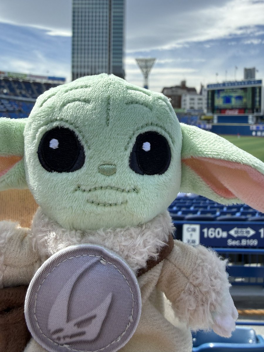 eminohohon's tweet photo. may the 4th be with you⭐️
風すごかった。。
マンダロリアン映画も楽しみ😊 https://t.co/fw0SXtXB37