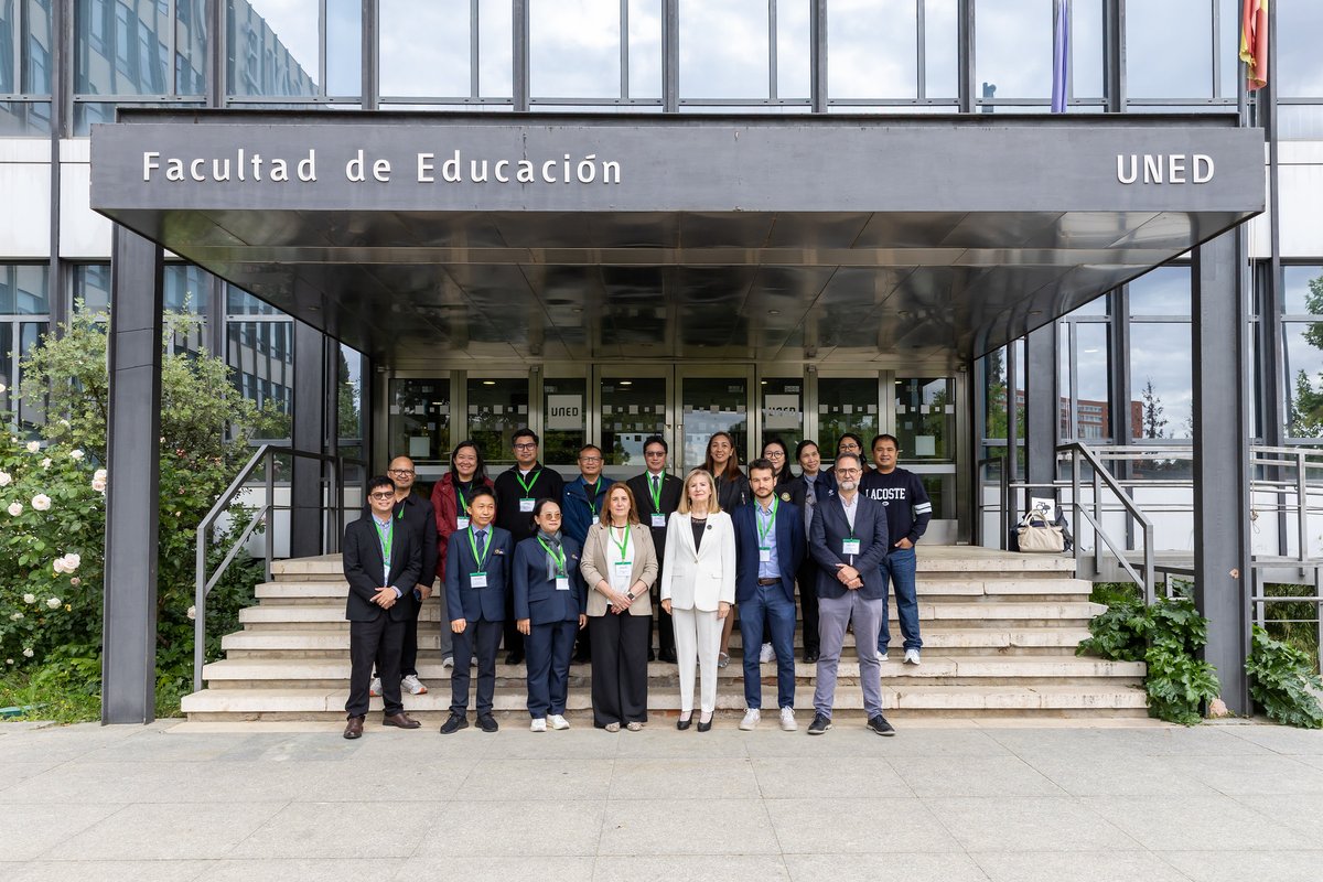 UNED tweet media