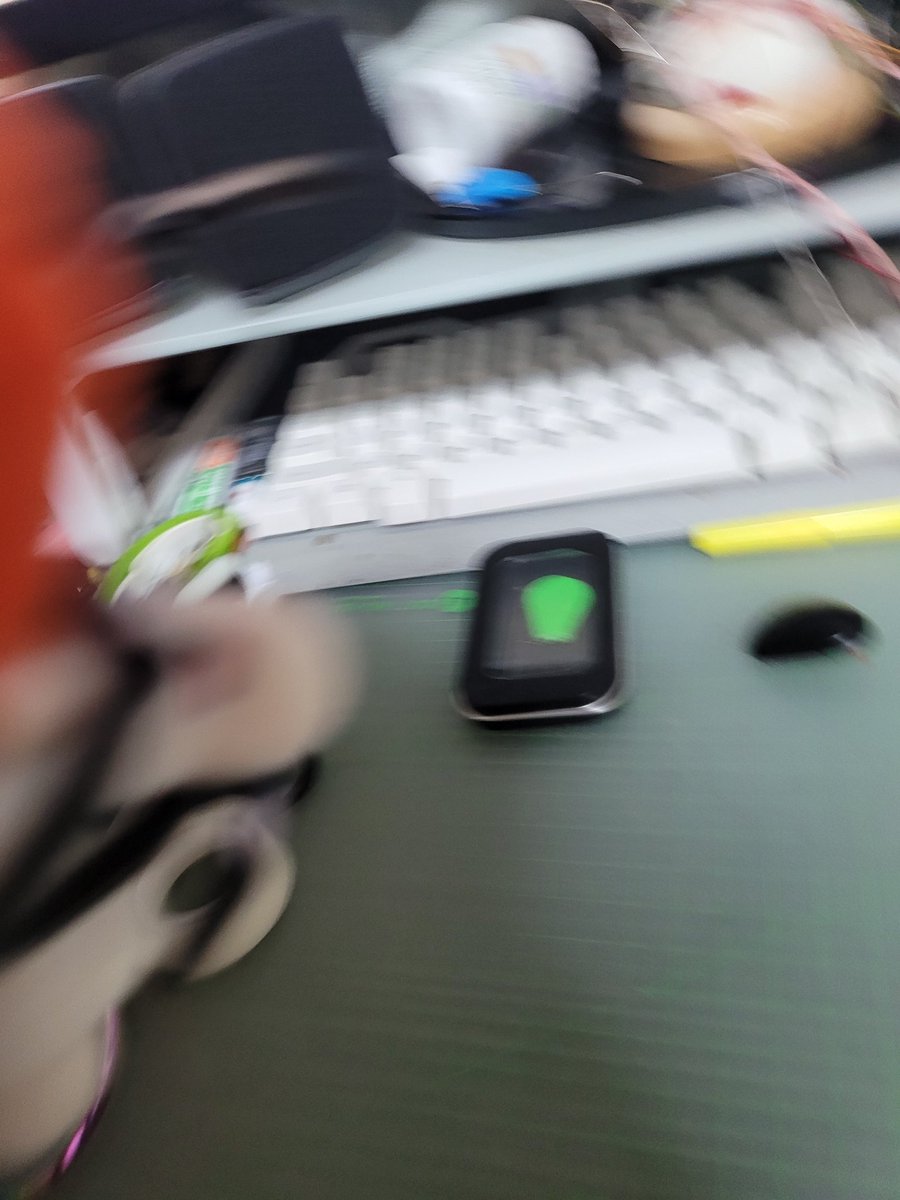 꿈꾸는 양말 tweet media