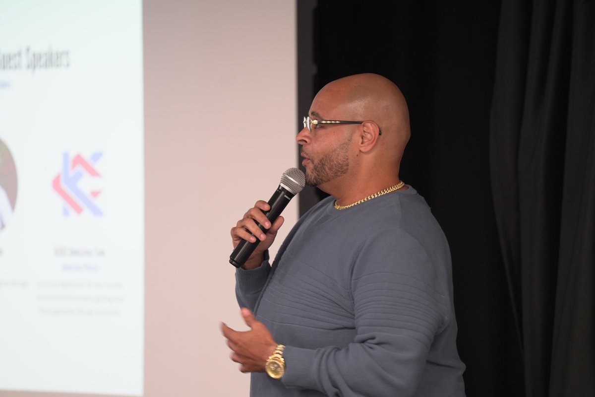 schlaglemedia's tweet image. The Real Futures Mentor Summit part 2. Huge thanks to Brian B. Shynin’, Justin Fowler, and the KCKCC Admissions Team for guidance on career opportunities. #CareerReady #MentorshipMatters #studentsuccess #reelfutures 🎓#digitalstallions #schlagleunited #StallionPride
