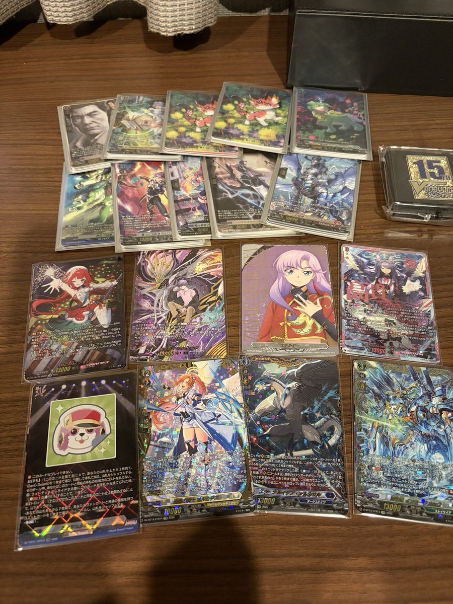 tomoVGan's tweet photo. ようやく、2日間で購入したオリパの整理終わった。
SEC当たったのは良いのだが、よくよく振り返ると去年もその前もリリモナのSEC当たってたな😅 https://t.co/6j9MyE15Yh