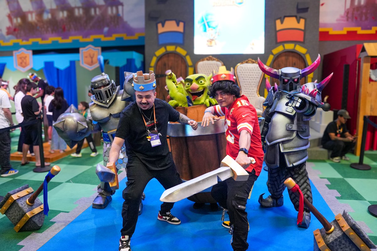 Clash Royale tweet media