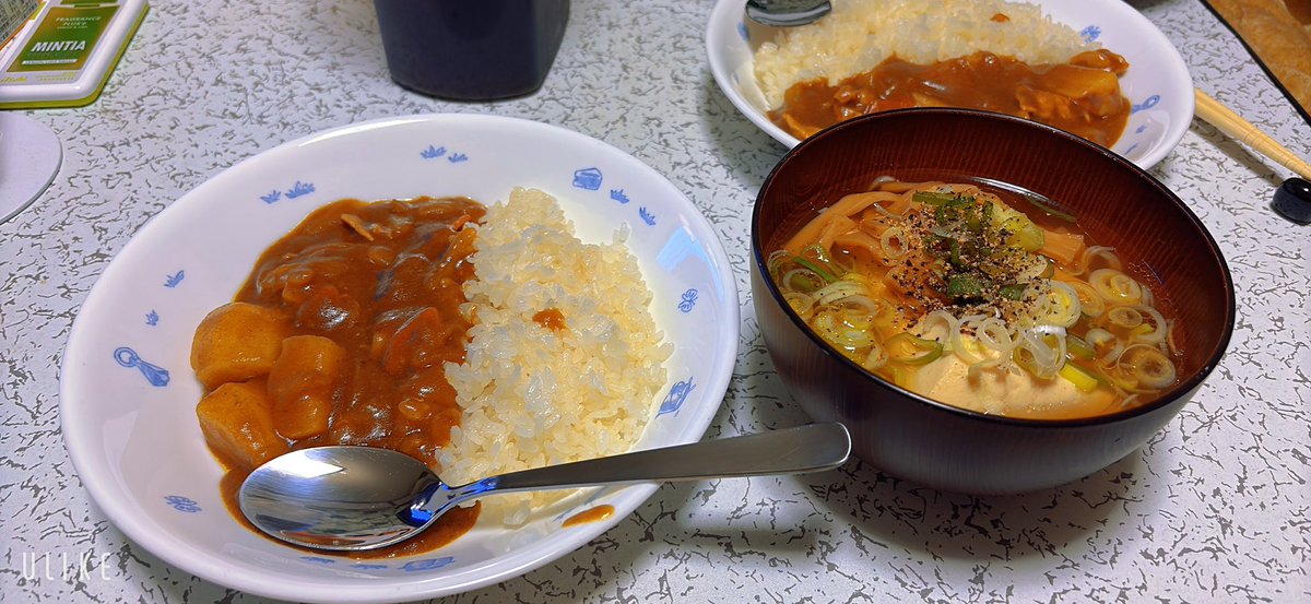 よちほ tweet media